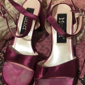 MUDD wedge burgundy heels